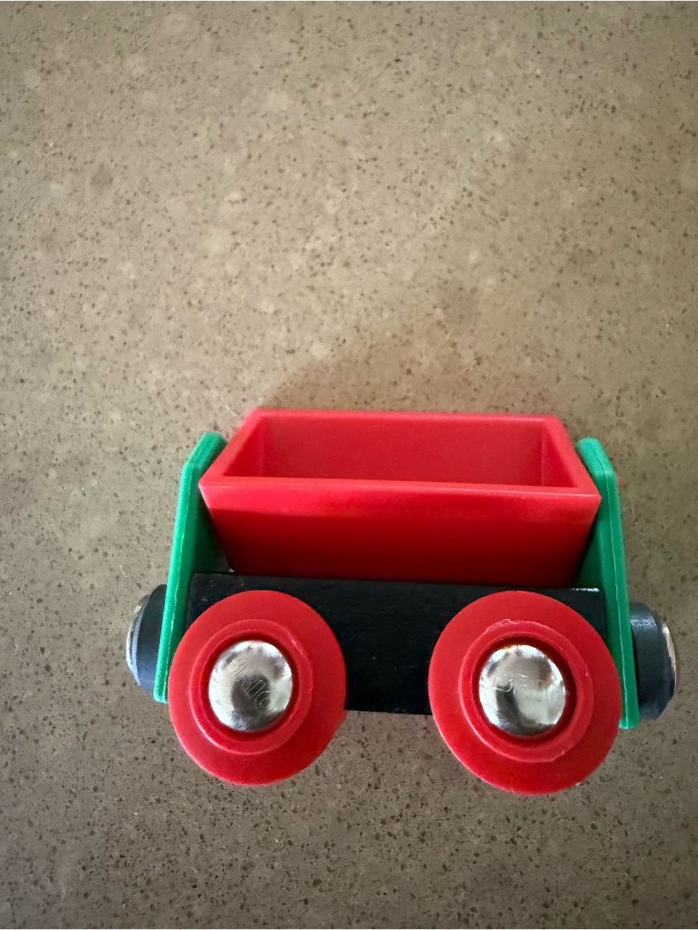 Brio red tipping wagon 33614